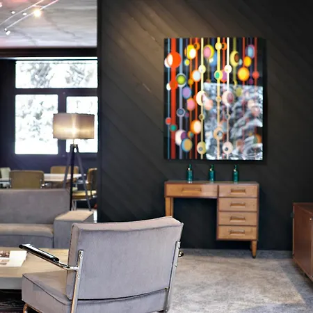 Totem, Friendly & Hotel 4*
