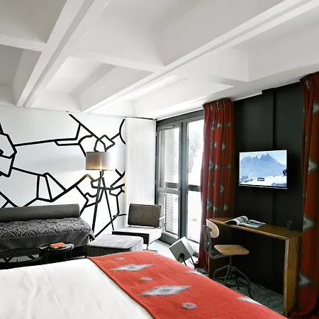 Totem, Friendly & Hotel 4*