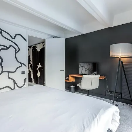Totem, Friendly & Hotel Flaine