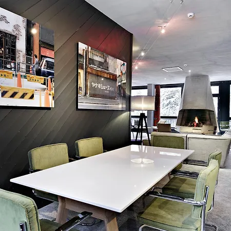 Totem, Friendly & Hotel Flaine