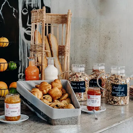 Totem, Friendly & Hotel 3*