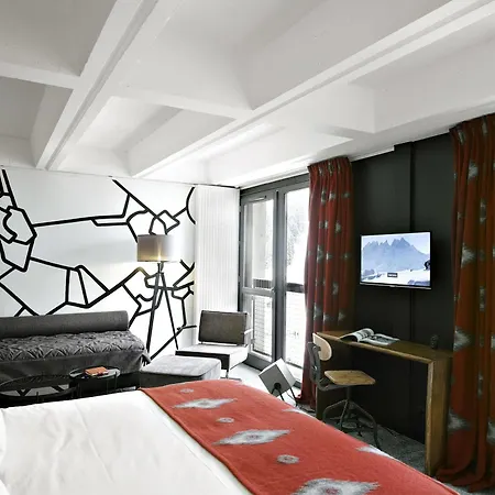 Totem, Friendly & Hotel Flaine